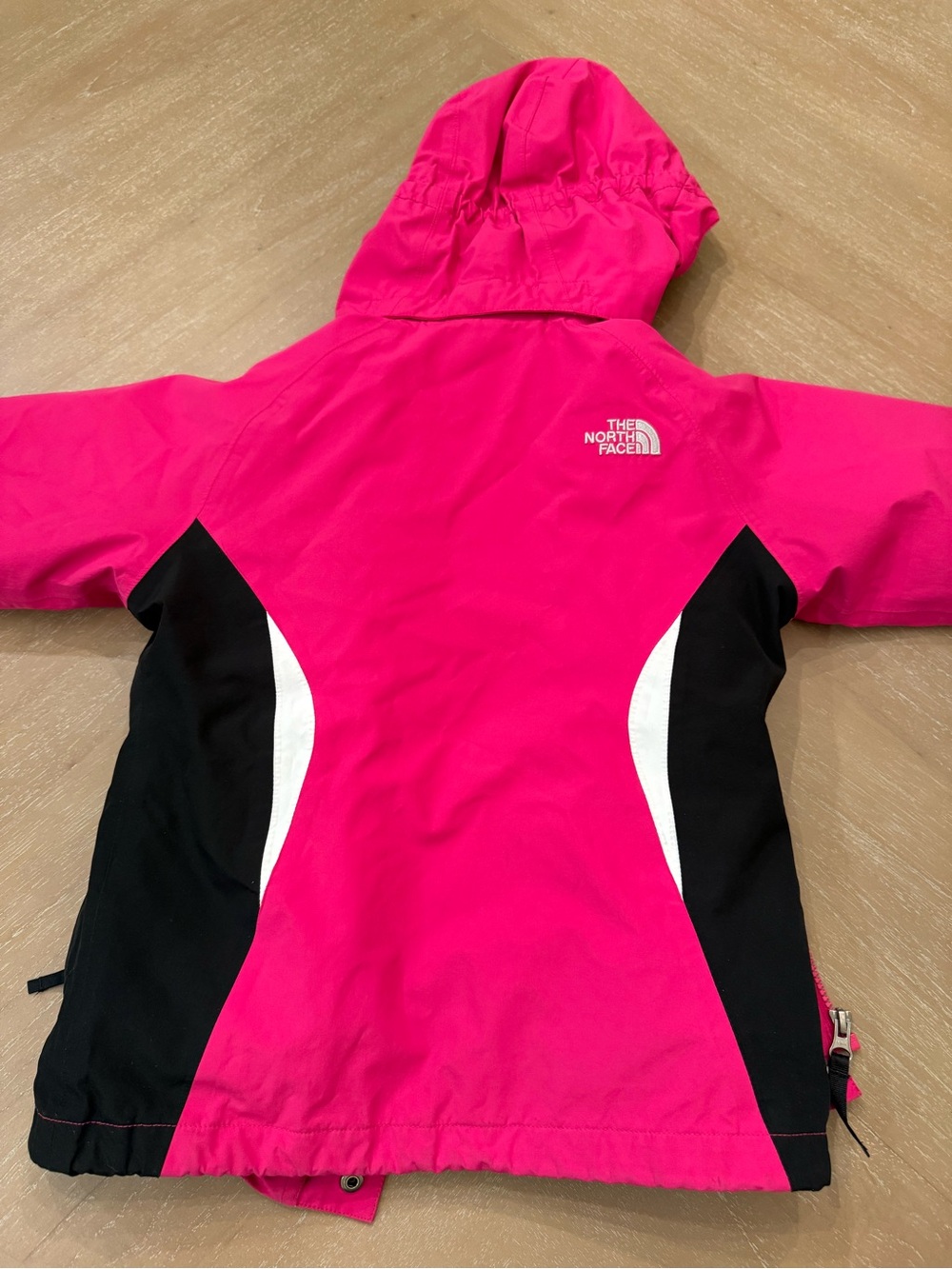 The North Face Girls’ Snowquest Triclimate Jacket - Picture 6 of 11